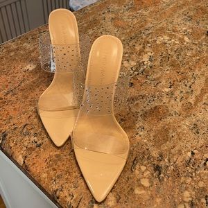 Nude -Clear sandal